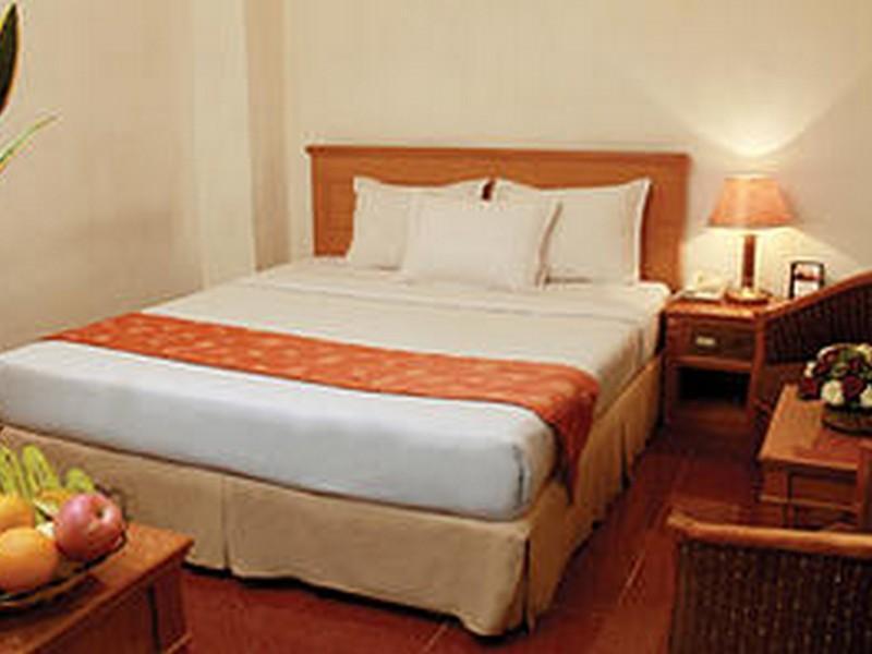 Hotel Pardede International Medan Exterior photo