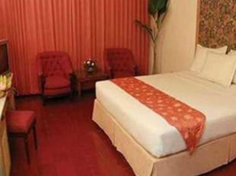 Hotel Pardede International Medan Exterior photo
